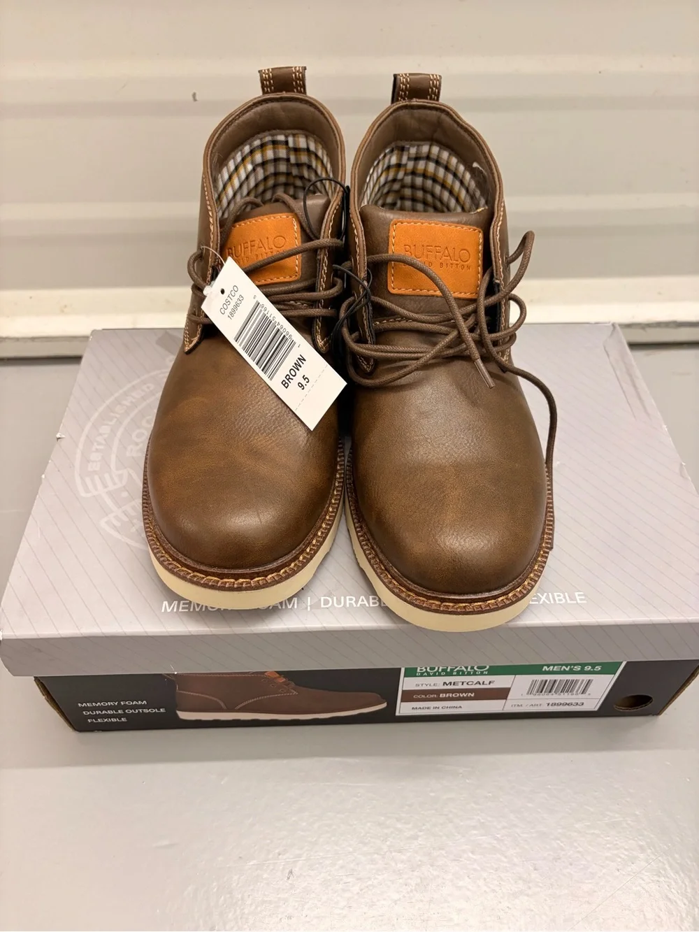 Buffalo David Bitton Metcalf Men's Faux Leather Memory Foam Chukka Boots Size 9.